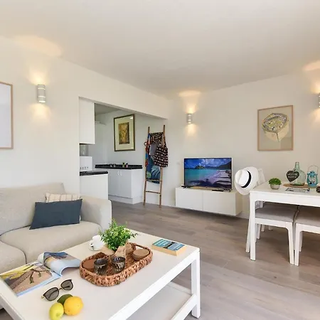 Rocas Rojas By Villagrancanaria *