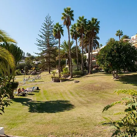 Rocas Rojas By Villagrancanaria *