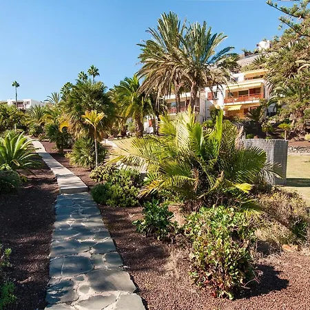 Rocas Rojas By Villagrancanaria