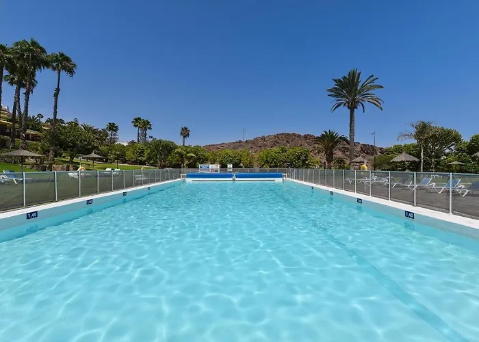 Rocas Rojas By Villagrancanaria *