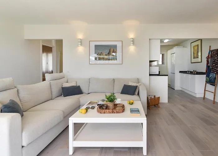 Rocas Rojas By Villagrancanaria