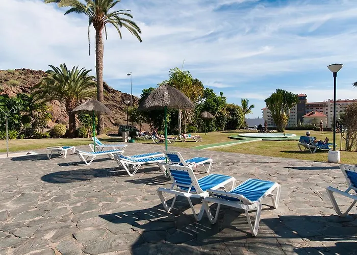 Rocas Rojas By Villagrancanaria